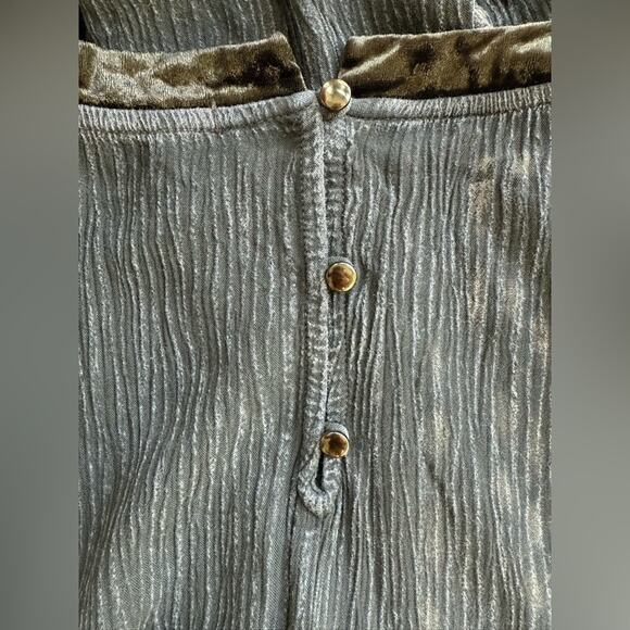 ANTHROPOLOGIE ERI + ALI BLACK FLOWY TOP VELVET TRIM BELL SLEEVES XS - Picture 9 of 9